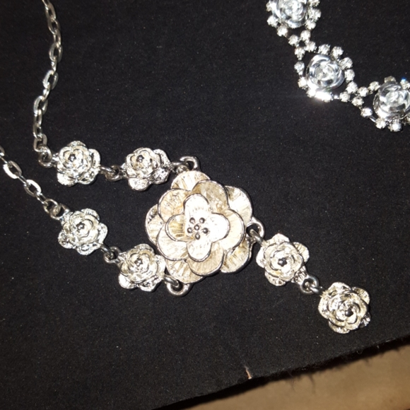 Jewlery bundle - Picture 4 of 7